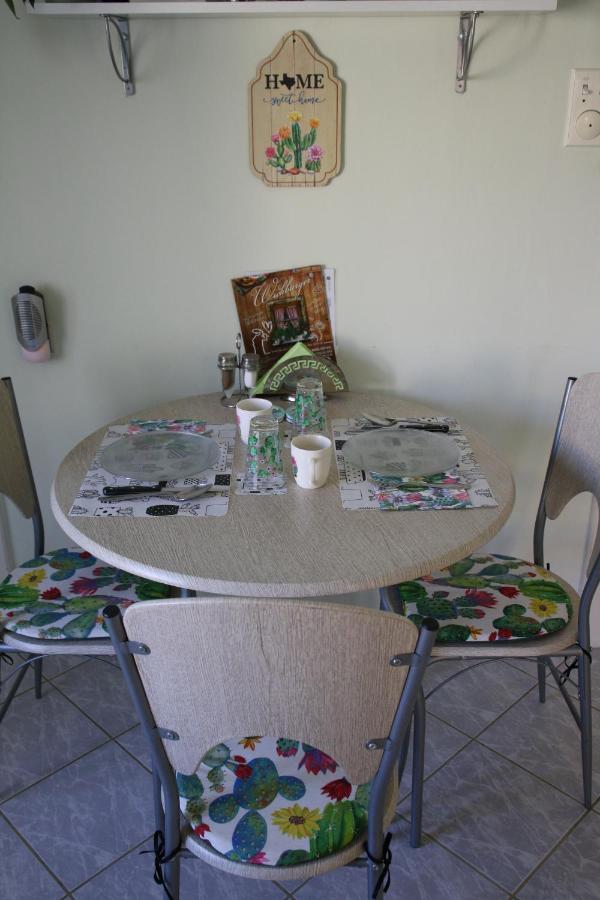 Green Cactus Rooms - Unique And Cozy House Senta Εξωτερικό φωτογραφία